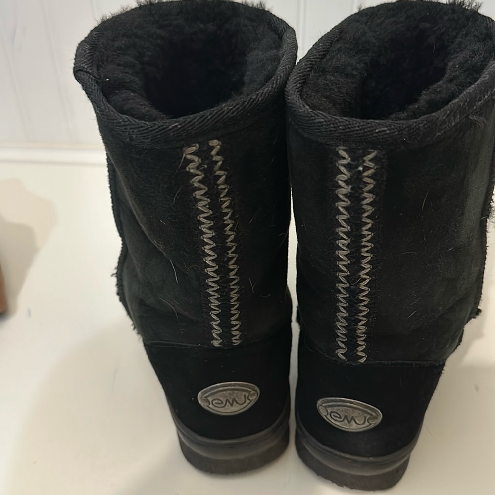 Black EMU boots 6.5